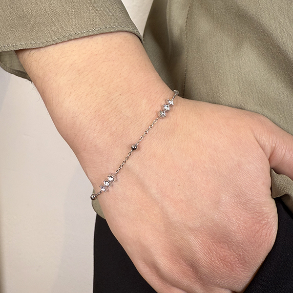 Βραχιόλι Από Ανοξείδωτο Ατσάλι, σε Ασημί Απόχρωση