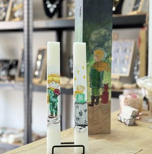 Χειροποίητο Πασχαλινό Σετ – Ξύλινο Κουτί Ζωγραφισμένο στο Χέρι & 2 Λαμπάδες με Θέμα Μικρός Πρίγκιπας